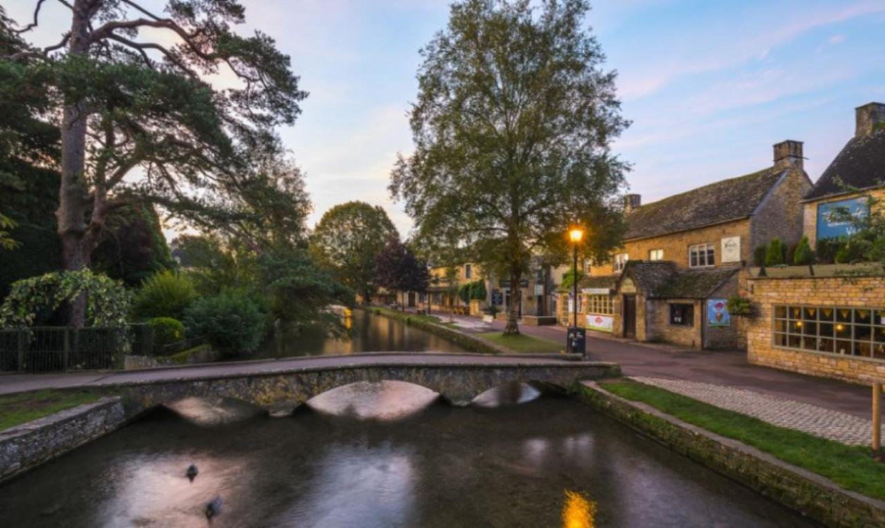 Mavis In The Cotswolds Hotell Bourton-on-the-Water Exteriör bild